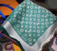 LV 經典高版本綠白色真絲羊毛圍巾、方巾