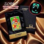BẬT LỬA ZIPPO ZORRO HÌNH THẦN TÀI SƠN MÀU DẠ QUANG PHÁT SÁNG TRONG TỐI DẬP NỔI 6 MẶT (FULLBOX) - (XÀ