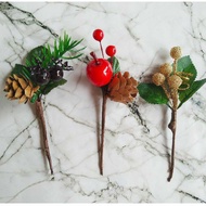 set of 3 Christmas decoration, Christmas pine cone, dried acorn, wrap accessories, gold berries, red