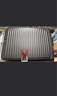 Hallmark 灰色 28寸前揭式大行李箱