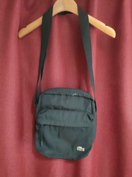 Lacoste 鱷魚牌 黑色斜孭袋