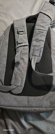 Pacsafe metrosafe ls450 防盜背包