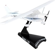 Daron Worldwide Trading Postage Stamp PS5603-2 Cessna 172 SkyHawk 1:87 Diecast Display Model