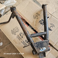 Honda Supra center stand.HJM