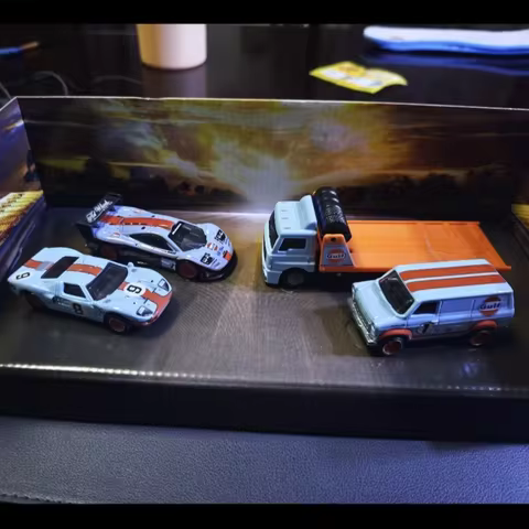 Hot Wheels Premium Gulf Alloy Diecast Car Model Set - 1997 McLaren F1 GTR Ford GT40 Ford Transit Sup
