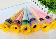 ☆孟之坊婚禮精品舘☆向日葵香皂甜筒．乾燥花束．香皂花束．情人節．畢業花束．畢業小熊．金莎花束．母親節