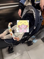 Combi 嬰兒手推車