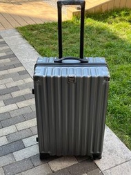 Luggage 全新28吋行李箱，全新拉鍊行李箱，加厚行李喼，28inch luggage,日本旅行行李箱，長途旅行行李箱