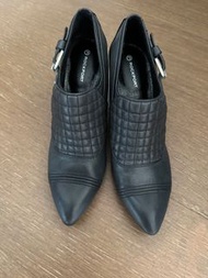 Rockport 型格高踭鞋