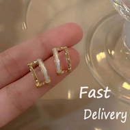 18k saudi gold earrings pawnable legit for Women C-shaped stud earrings Non tarnish hypoallergenic Daily use