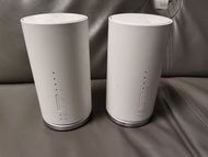 兩個華為 5G 插卡路由器（無火牛不知好壞）