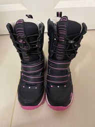 「正版」100%new全新原裝正版The North Face Kids Black Alpenglow Snow  Boots兒童男女童裝黑色色保暖雪靴