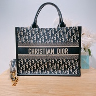 DIOR 迪奧經典刺繡花紋手挽連肩帶包包BOOK TOTE MEDIUM DIOR OBLIQUE