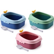 Cat litter tray with leaf tip