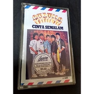 kaset Kumpulan Rock Status