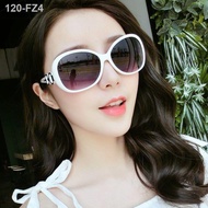 Cermin mata fesyen bingkai bulat bintang wanita hitam terpolarisasi versi Korea muka retro bergaya putih