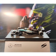 F1 Racing Model 1: 64 SPARK Mercedes Benz W15 Hamilton Balin Station W15 Hamilton Balin Lewis Hamilt