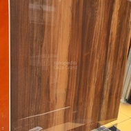 Granit 60x60 Motif Kayu Glossy Arna Kamala Brown Polished