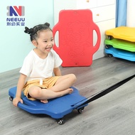 Kindergarten 58 * 49cm Scooter Sensory Training Equipment Children's Vestibule Wood Surf Balance Boa