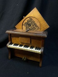 🕋🚦林櫃🚦🕋早期木造鋼琴造型杯墊擺飾
