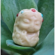 C0908F9 Gold Paste Jade Inlaid Tara. 15.1 * 11.3 * 10.7mm About