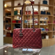 Chanel香奈儿紅色荔枝皮鱼子酱 tote