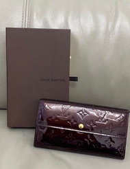（7-8成新）LV long wallet (Sarah Amarante)酒紅色漆皮長銀包， 陪險， 有單、塵袋、盒，原價約$7000