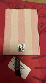 Victoria's Secret 條紋護照套