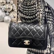 ✨Chanel 23B cf 黑金大mini 淡金扣 98新晶片款 🤍