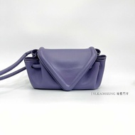 ❣BV 紫小羊皮下蓋V型磁釦圓抽繩Beak小斜背包