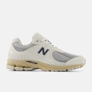 NEW BALANCE New Unisex Sneakers Balance 2002R PIG SKIN Linen with Rain Cloud and Black Cement Origin