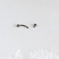 (1 Piece) Curved Ball Earrings - Titanium F136 - Kassy