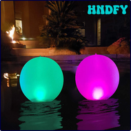HNDFY ลูกบอลเป่าลมสระว่ายน้ำบนชายหาดลูกบอลของเล่นไฟ LED ฤดูร้อนปาร์ตี้น้ำกลางแจ้งของเล่นกีฬาเกม16สีเรืองแสง KYRTR