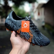 Ortuseight football boots