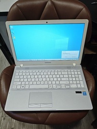 Samsung 手提電腦 15.6 inch windows 10