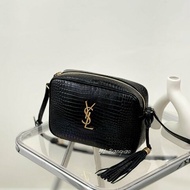 YSL黑色鱷魚牛皮壓紋流蘇相機包