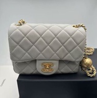 Chanel 金球霧霾灰方胖子Mini Flap Bag