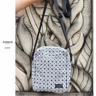 New Issey Miyake BAOBAOBAG Traveler Single shoulder crossbody bag Geometric Diamond check simple fas