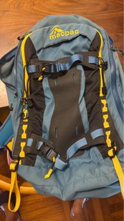 Macpac powder snowboard/Ski pack 20L