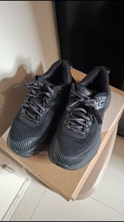 Hoka Bondi 7 Triple Black Wmns EUR 36