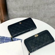 JS1324-CHANEL 黑羊皮金釦BOY系列拉鍊長夾A80288