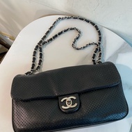 Chanel 黑銀冰格法棍包 cf