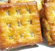 1 pak gabin tape keju isi 12 butir