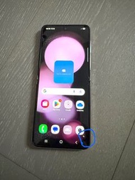 Samsung Galaxy Z Flip5 12+512GB屏幕有點with dot on the screen