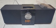 賣一個狀況還不錯的 羅技 logitech 型號 S-00067支援早期 ipod /iphone4以前的老蘋果手機播放（可以一邊播放一邊充電）售價1000 （提供影片參考）有一條電源線，一個遙控器（