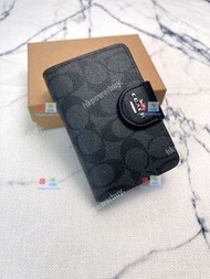 新款 COACH 蔻馳   C0082女士中長款錢包尺寸13593經典老花面料中款錢包 老花黑 認準hkpowerbuy. 銀包 錢包 手袋 背囊 斜孭袋 送禮 情人節 禮物