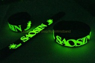 SAOSIN wristband ริสแบนด์ เรืองแสง งานแกะขึ้นโมล ปั้มนูน สองชั้น สวยงาม คุณภาพสุดๆ มอบให้แฟน คนรัก เ