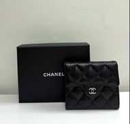 CHANEL 香奈兒 經典小型口蓋皮夾 荔枝牛皮銀釦