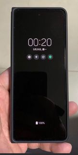 Samsung Galaxy Z Fold4 摺機