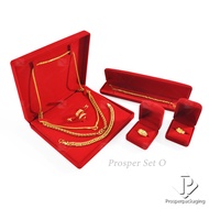 Velvet Jewelry Box Set O A Great Value In The There Is Necklace Box. Ring And Hand Arrange Dowry Wed